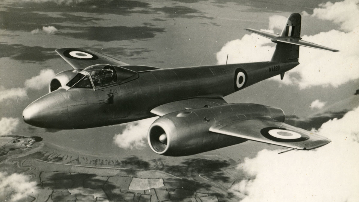 A British Meteor fighter jet circa 1950s, similar to the aircraft that the RAF's encountered the Topcliffe UFO.