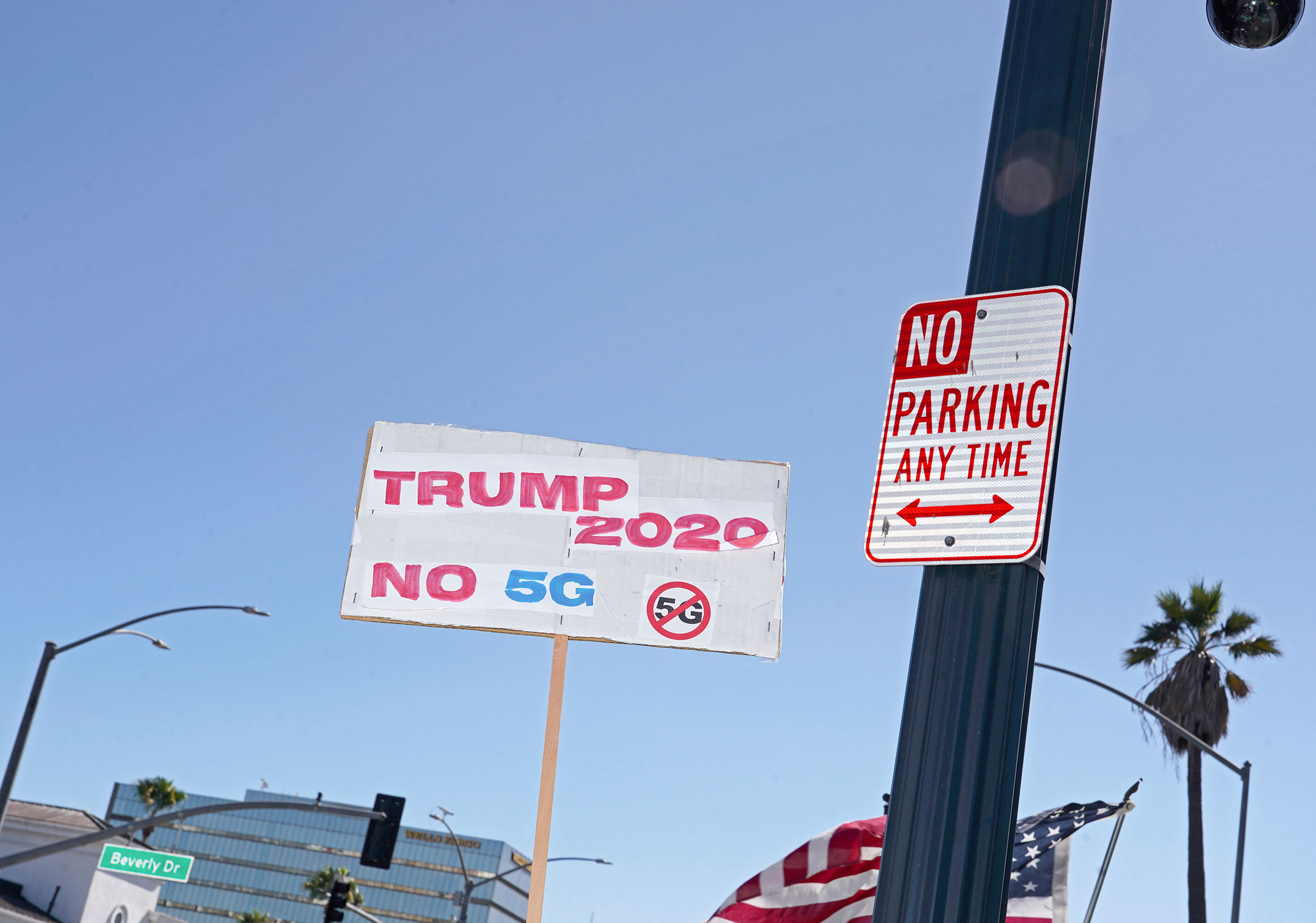 A anti-5G sign at a pro-Trump rally in Beverly Hills, Calif., Aug. 8, 2020.