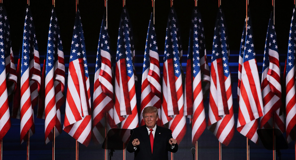 20160721_Donald_Trump_Flags_Getty.jpg