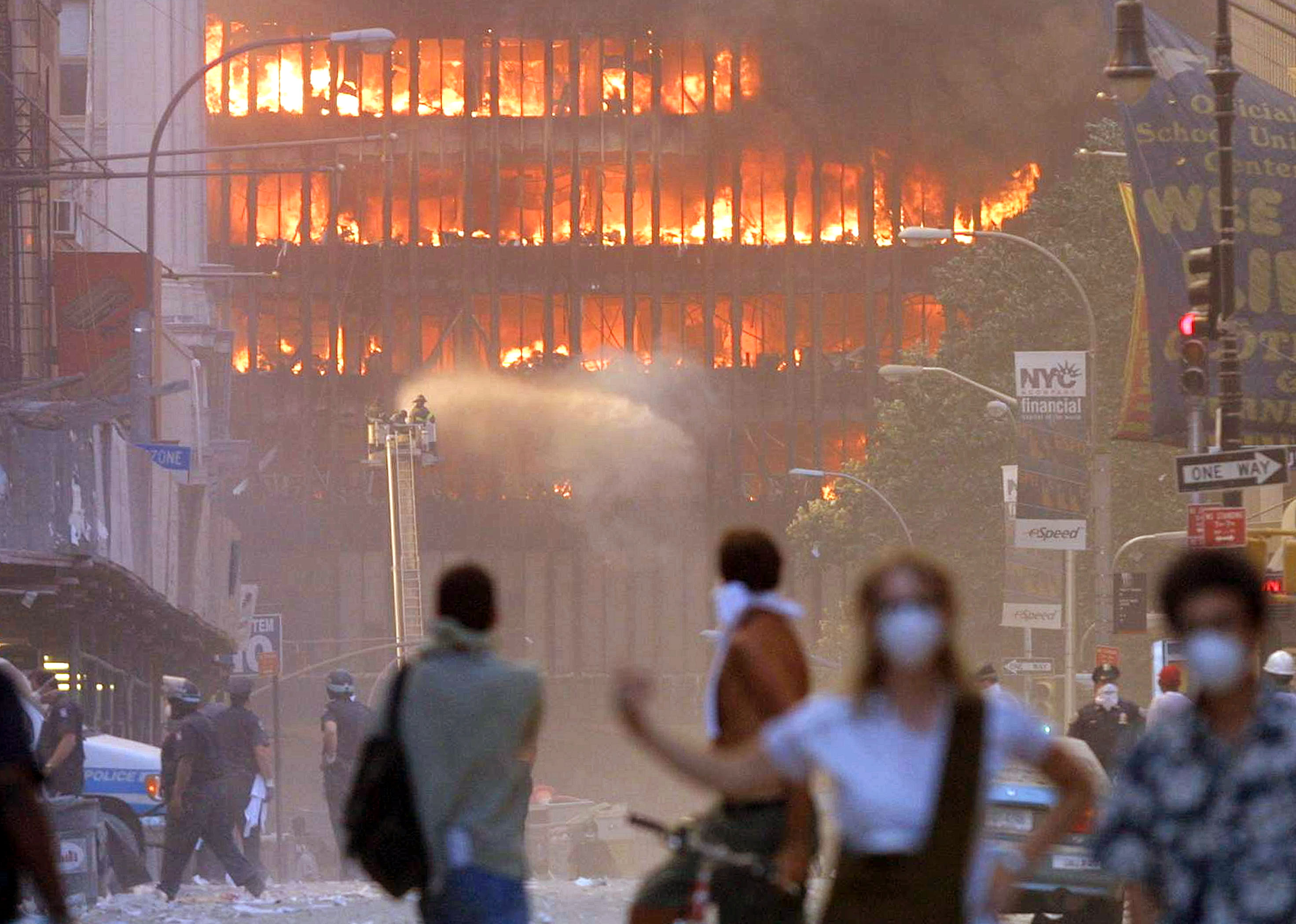 People pictured in NYC street on 9/11