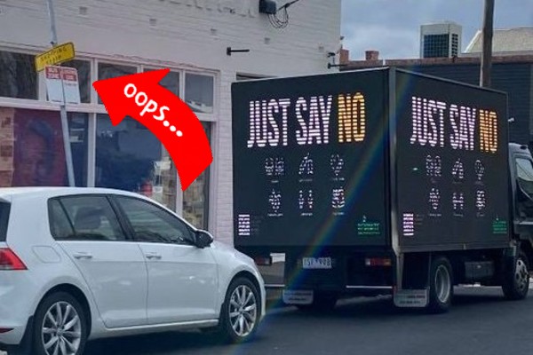 Reignite Democracy Truth Truck Geelong July 4 2021 Supplied 1