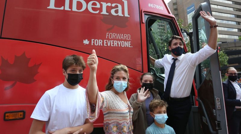 Justin Trudeau hit with gravel at anti-vax protest: video