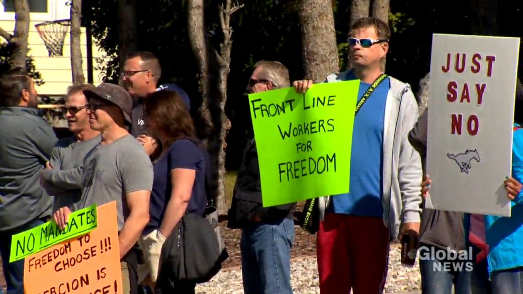 Click to play video: 'Coronavirus: What are the political, moral impacts of anti-vaccine protests at hospitals?'