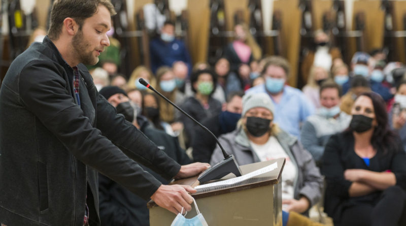 How journalists can cover school board meetings without spreading conspiracy theories