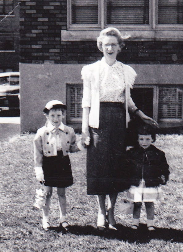 Julie with her mother and sister