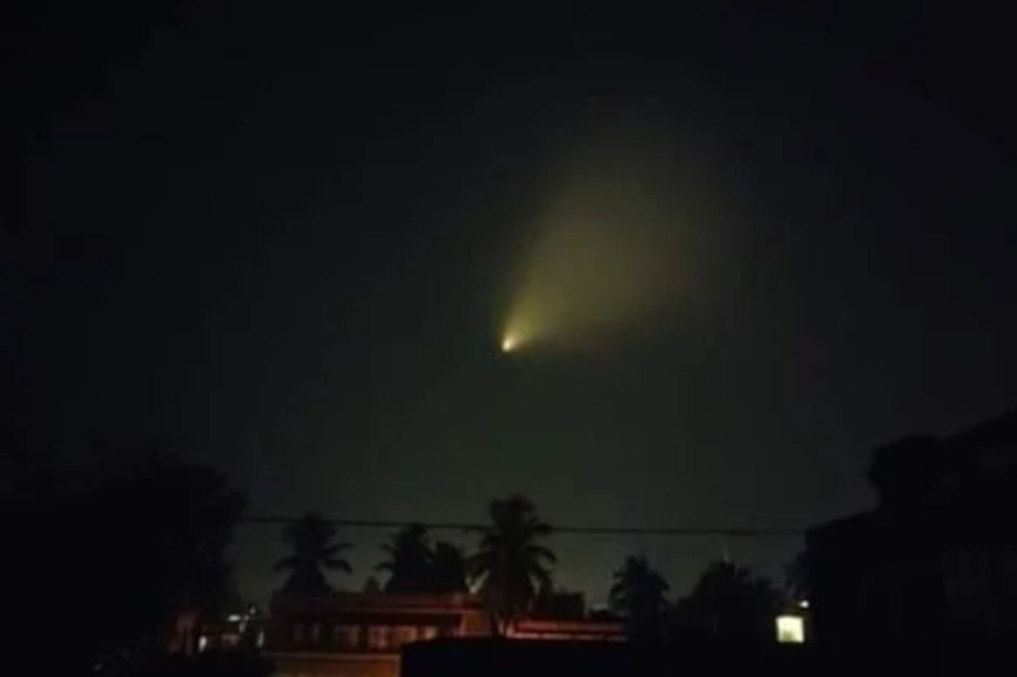 Mystery as 'UFO' hovers in sky before disappearing leaving people baffled