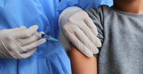 BC teacher suspended for anti-vax tirade at school vaccine clinic … BC teacher suspended for anti-vax tirade at school vaccine clinic …