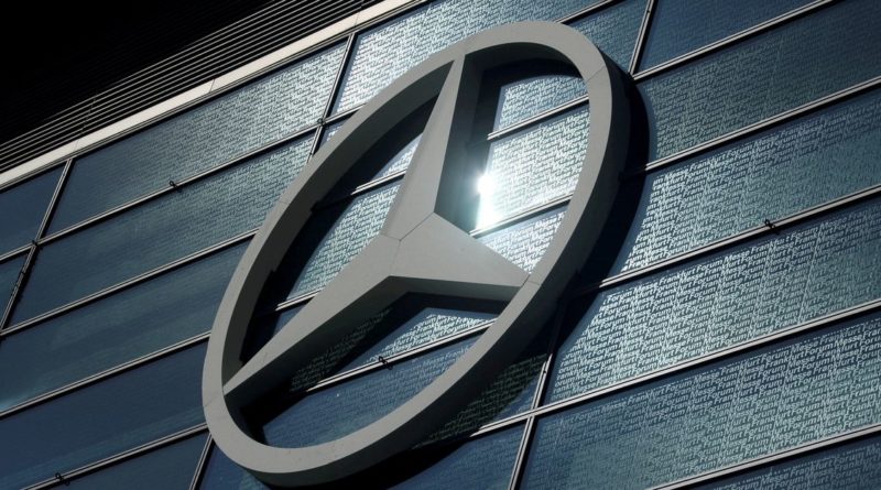 Mercedez-Benz faces over 300000 UK claims over diesel emissions - Reuters.com