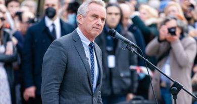 Robert F. Kennedy Jr. and His League of Extraordinary Anti-Vaxxers Sue Media Outlets Over Conspiracy ‘Boycott’ - Rolling Stone