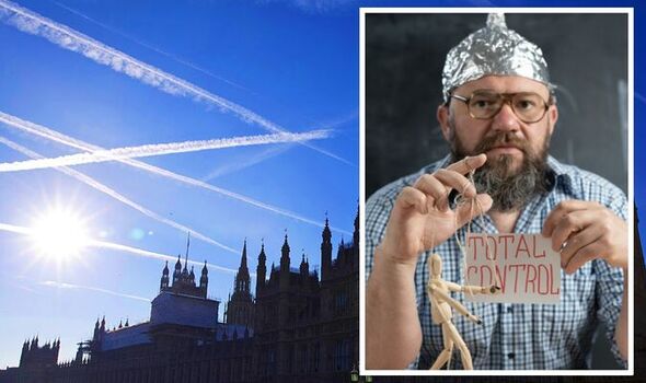 Bank Holiday weather leads to bizarre chemtrail theories ‘Look up’