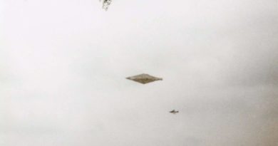 Hunt for the Photographer Who Took the 'Best' UFO Picture in Existence - PetaPixel