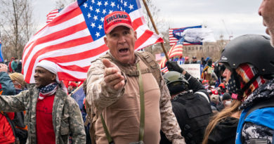 Pro-Trump protester Ray Epps seeks retraction of conspiracy theory from Tucker Carlson - NBC News