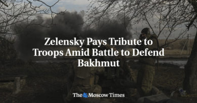 Zelensky Pays Tribute to Troops Amid Battle to Defend Bakhmut - The Moscow Times