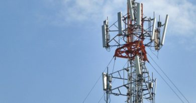 Anti-vaccine conspiracy theorists plotted to destroy 5G masts - court - BBC