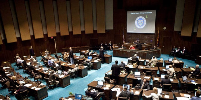 wide photo of Arizona state house