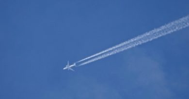 Longer contrails aren’t ‘chemtrails’ - Full Fact