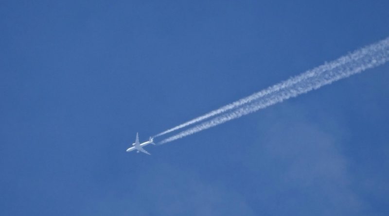 Longer contrails aren’t ‘chemtrails’ - Full Fact