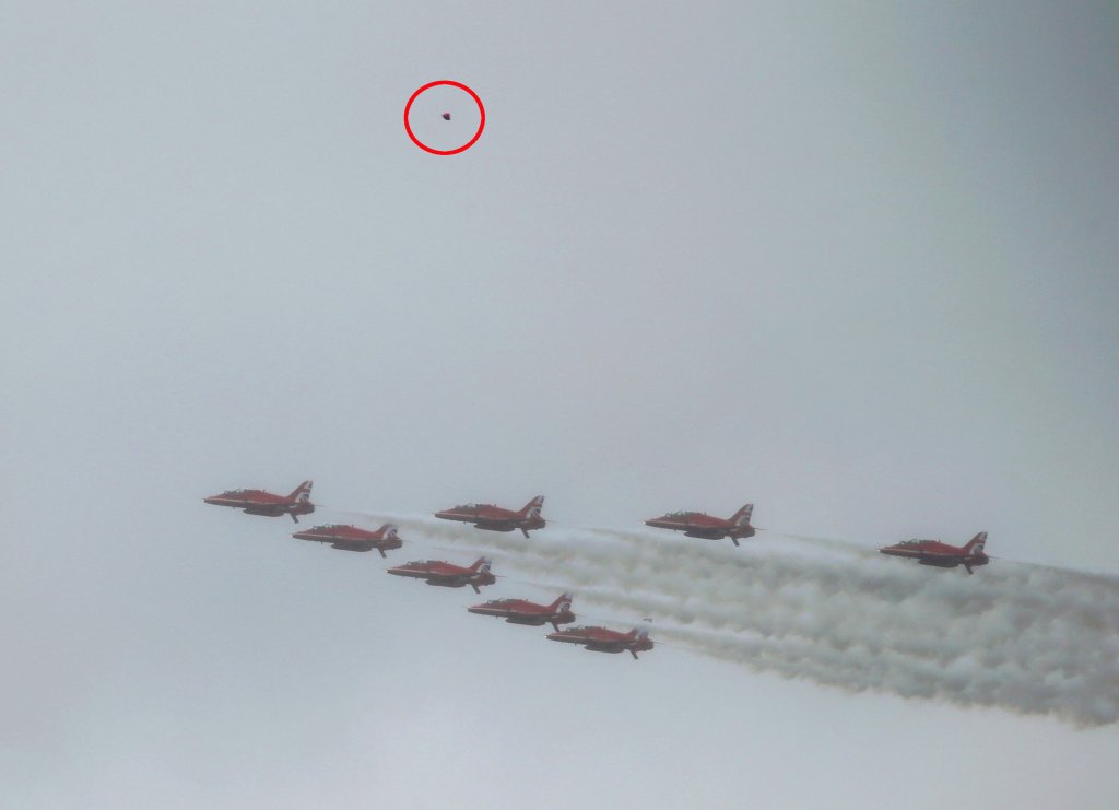 A photographer captured a strange object on camera over the skies of London during the coronation.