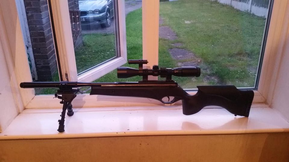 A replica assault rifle found at the home of Darren Reynolds (Counter Terrorism Policing North East/PA)