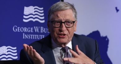 Bill Gates Is Buying Hundreds of Burned-Up Lots in Maui for 'Pennies on the Dollar'?