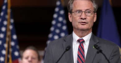 ‘I didn’t learn anything:’ Burchett on classified UFO briefing