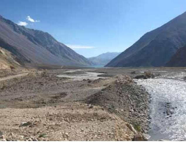 The image's story dates back to February 14, 2010, when a couple and their one-year-old daughter spent the day at the El Yeso Reservoir. The mother snapped 16 photos of the stunning valley. Pictured is one of the images taken that day