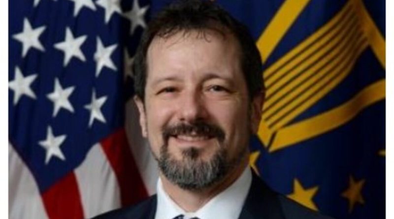 Pentagon UFO Chief Resigns After Warning About Aliens, Rival Tech