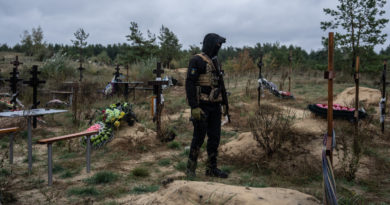 Fact Check: Is Ukraine photo of organ harvesting victims' "mass grave"?