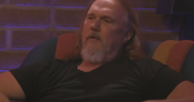 Trace Adkins Tells Bill Maher He “Doesn’t Buy Into” COVID Vaccine Conspiracy Theories: “Give Me A Vaccine For Everything”