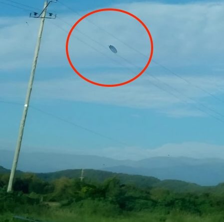 Couple snaps pics of ‘flying saucer’ on road trip: ‘You had to see it to believe it’