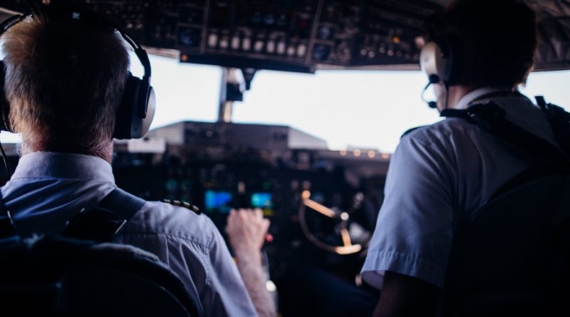 Pilots describe 'bizarre' lights and 'triangles' over Canada in air traffic control audio