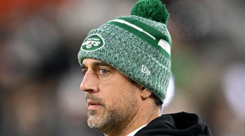 Aaron Rodgers Reportedly Shared Conspiracy Theories About Sandy Hook With CNN Reporter