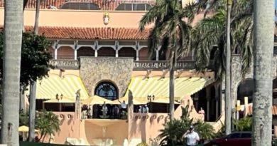 Trump Invited Boat With Massive QAnon Flag To Dock At Mar-a-Lago For ‘Refreshments’