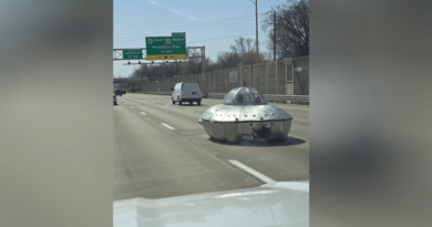 ‘No, this isn’t photoshopped’: UFO-like vehicle spotted during total solar eclipse