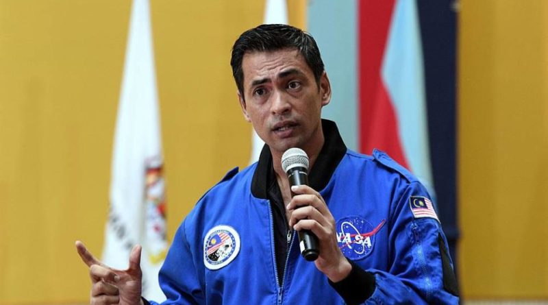 Once again, Angkasawan Dr Sheikh Muszaphar takes to social media to prove Earth is not flat