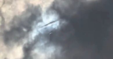 UFO spotted shooting through clouds over Texas during solar eclipse