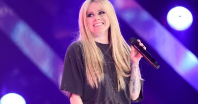 Avril Lavigne Clone Conspiracy Explained: Singer Laughs Off False Rumor—Here’s How It All Began