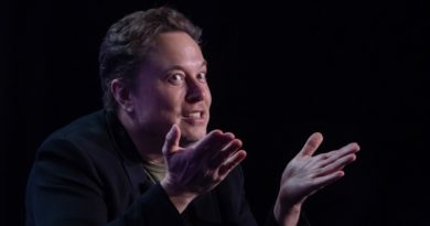 'I don't see any evidence of aliens.' SpaceX's Elon Musk says Starlink satellites have never dodged UFOs