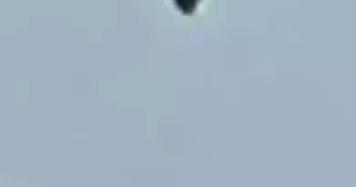 Strange 'UFO' spotted still in Glasgow sky before 'vanishing'