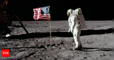 Russian scientist debunks US moon landing conspiracy theories - Times of India