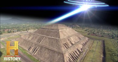 Ancient Aliens: Giza and Teotihuacan's Alien Links (Season 3)