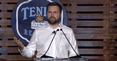 JD Vance Praised Alex Jones as Truth-Teller in Private 2021 Speech