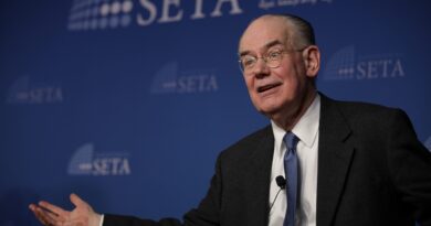 Mearsheimer’s ‘Big Question’: Can Trump Beat Back the ‘Deep State’?