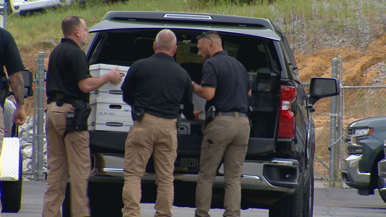 TBI removes boxes from Millersville PD.jpeg