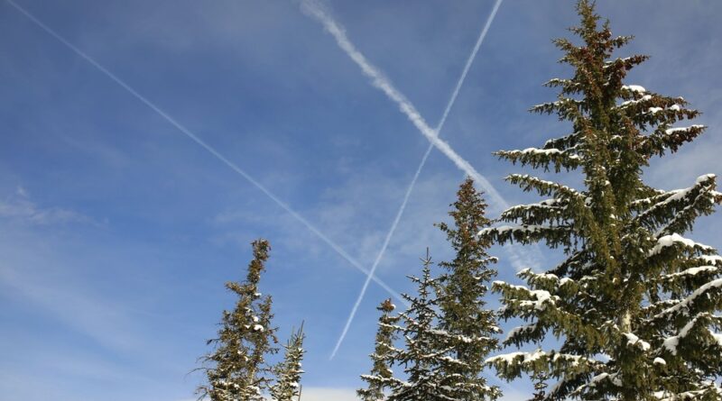 Why Danielle Smith, Scott Moe and other politicians get caught up in chemtrails conspiracy