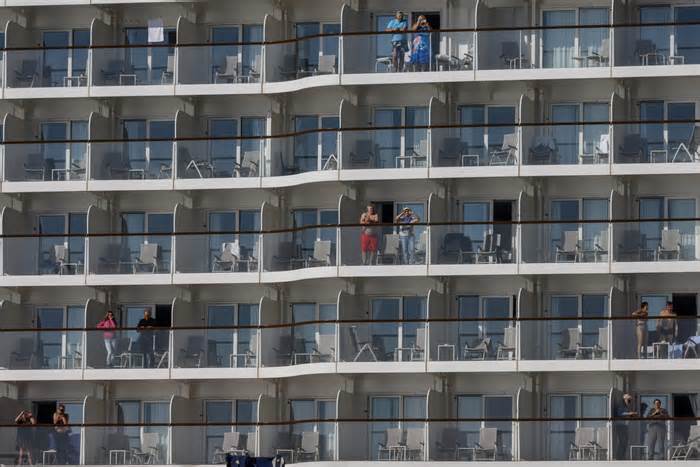 TUI Mein Schiff 4 Cruise Ship in Lisbon