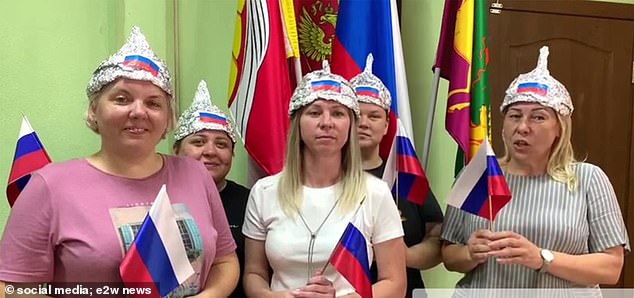 Gullible Russian teachers were pranked into wearing tin foil hats to protect their minds from ¿the transmission of Western ideas¿