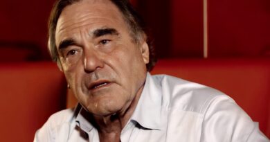 When Oliver Stone claimed he wasn’t a conspiracy theorist: “It’s a ridiculous accusation”