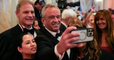 Anti-vax conspiracy theorist and JFK's nephew: Who is Robert F. Kennedy Jr.? - Le Monde