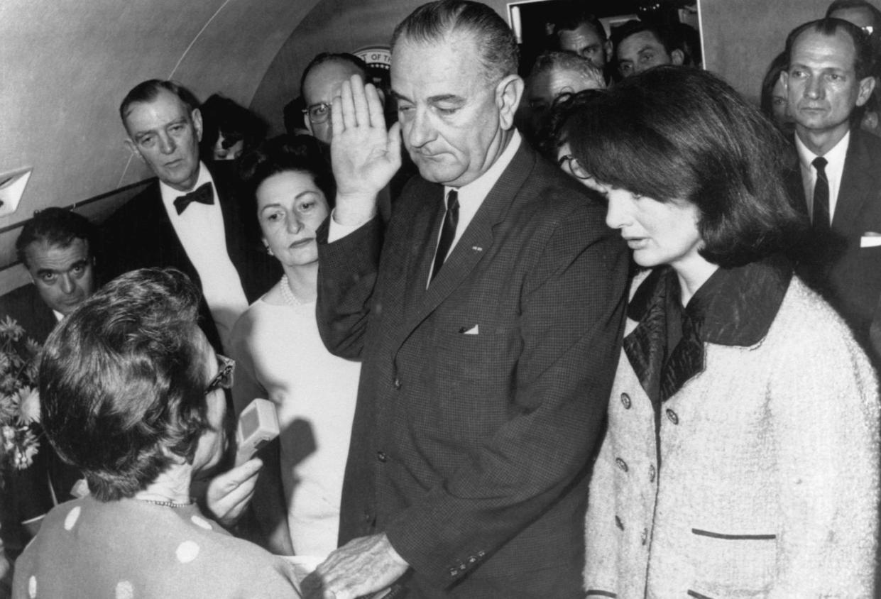 lyndon b johnson taking presidential oath